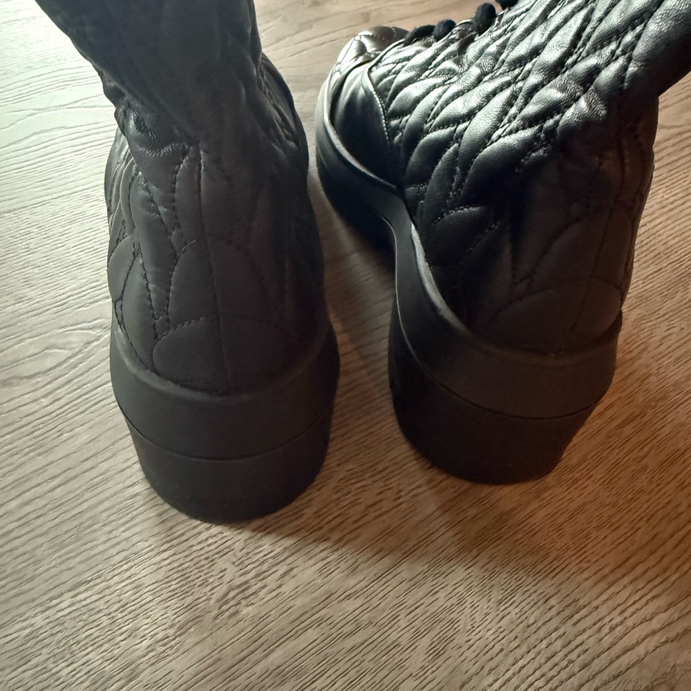 Stuart Weitzman Nisha Quilted Bootie - Picture 3 of 8